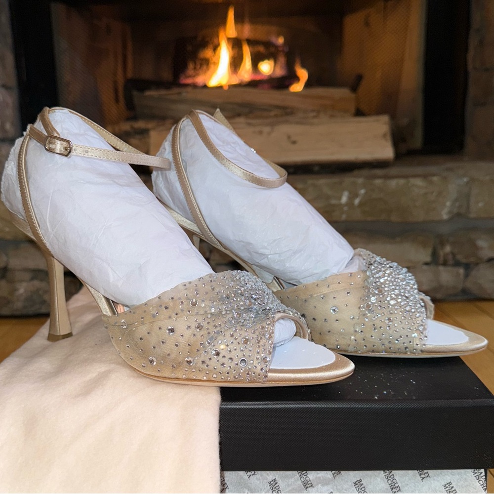 BADGLEY MISCHKA Cameryn Elegant Beige and Silver Women's Heels